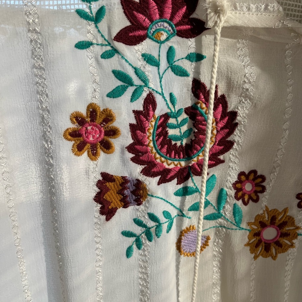 White sheer blouse with embroidery - Picture 5 of 6
